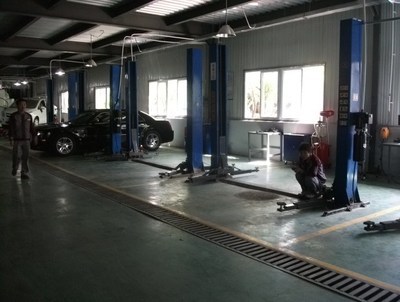 汽车维修服务的专业选择 探访众盛伟业中华4S店